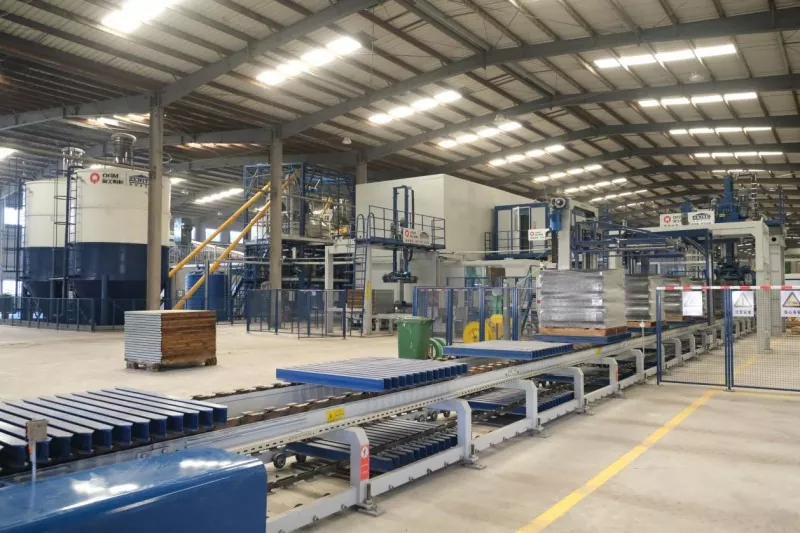 Hoe u machines voor het maken van blokken onderhoudt in de zomer: QGM-veiligheidsgids voor stabiele productie